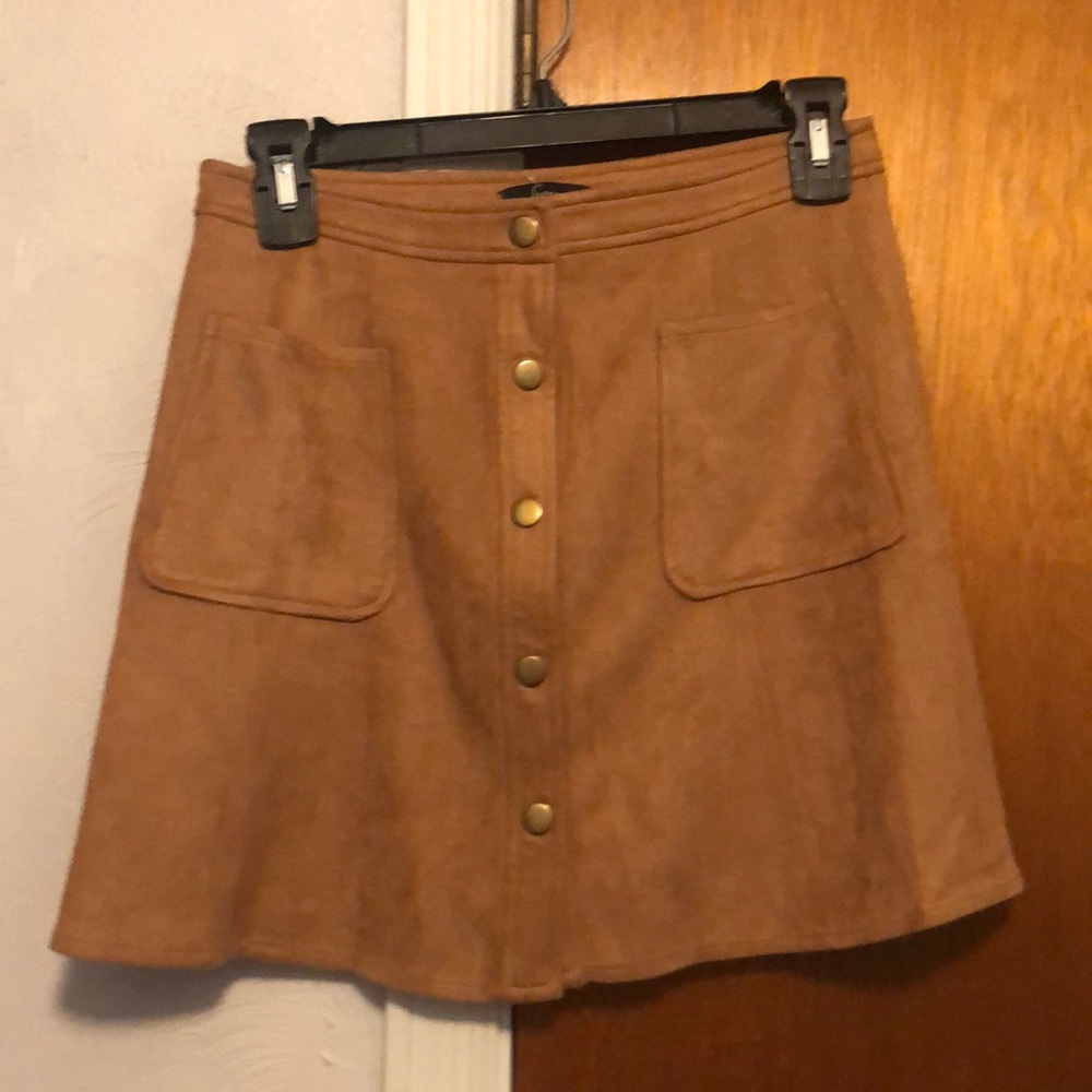 Snap down suede textured skirt